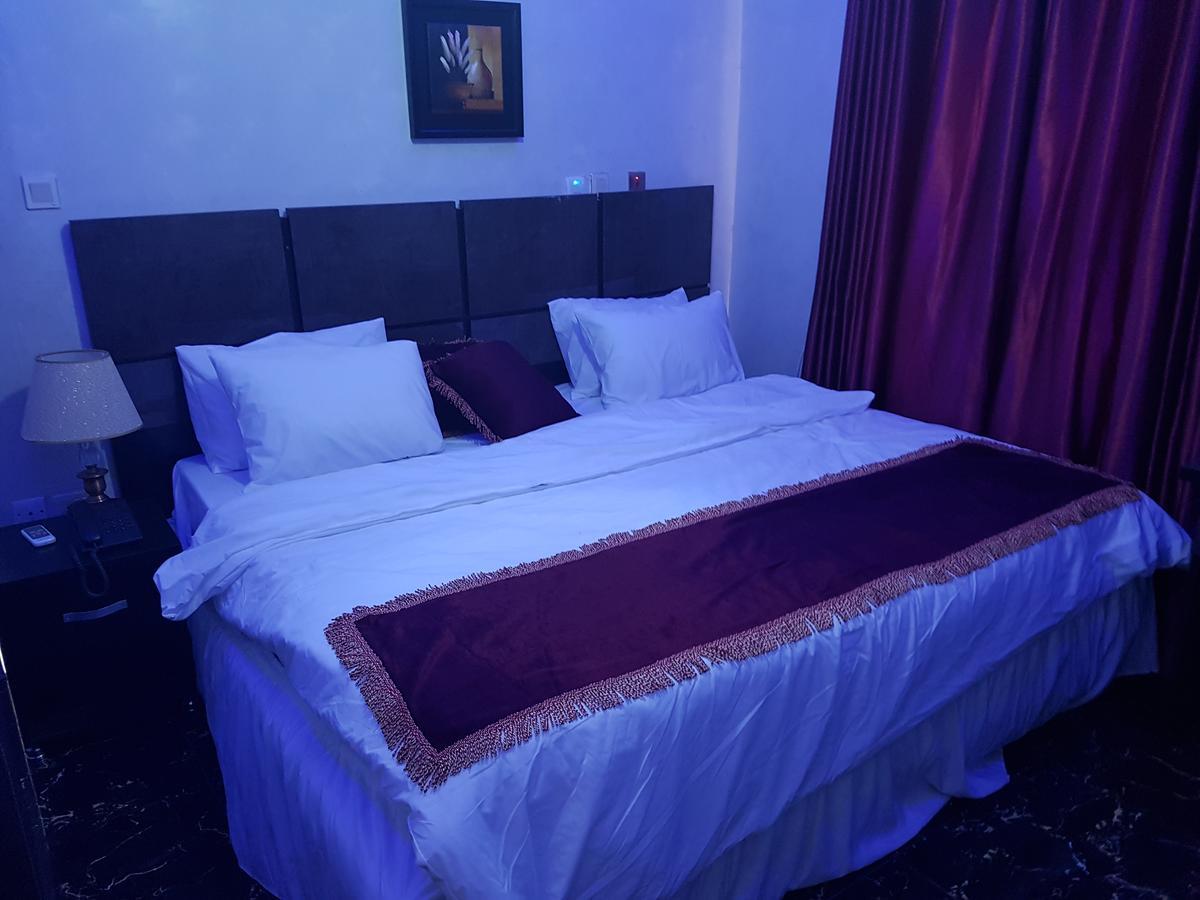 The Resident Hotel Owerri Eksteriør bilde