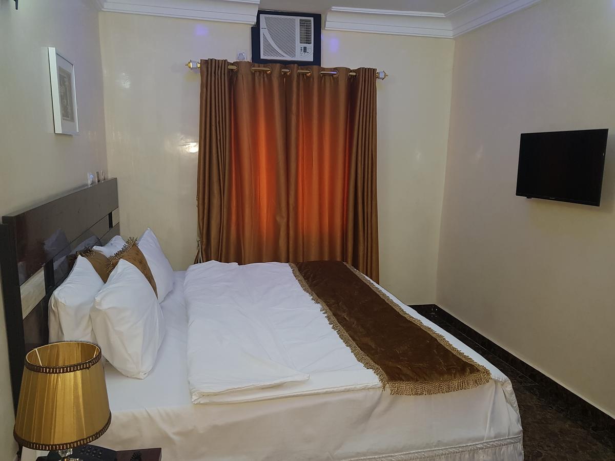 The Resident Hotel Owerri Eksteriør bilde